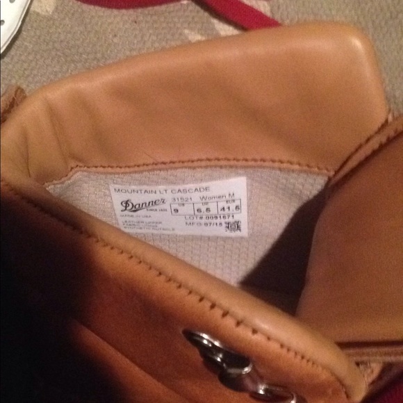 SOLD Danner Mountain Light Cascade Hiking boots - Picture 6 of 8